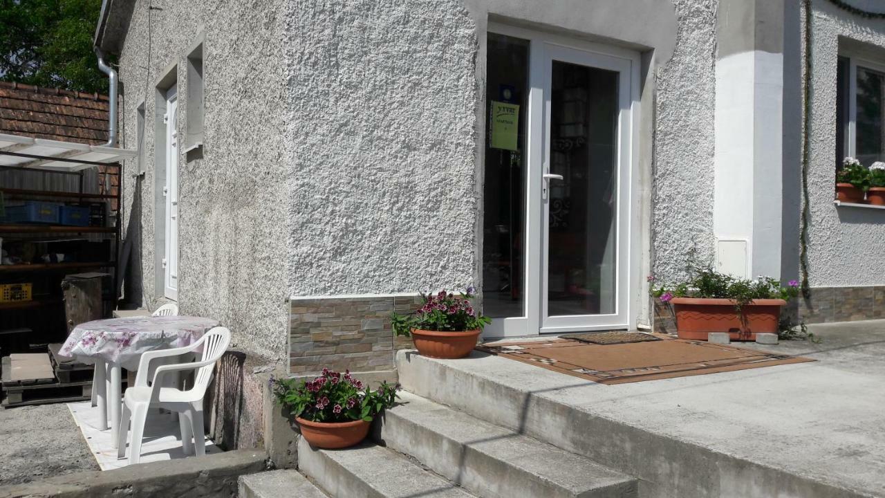 Apartman Yvet Sucany Exterior foto