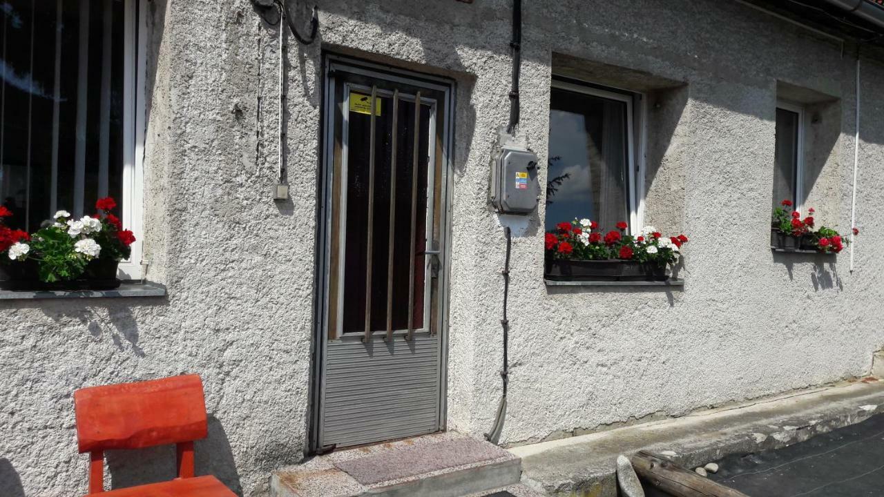 Apartman Yvet Sucany Exterior foto